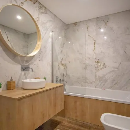 Вілла Marivital I Luxury I Heated Pool I Old Town Албуфейра